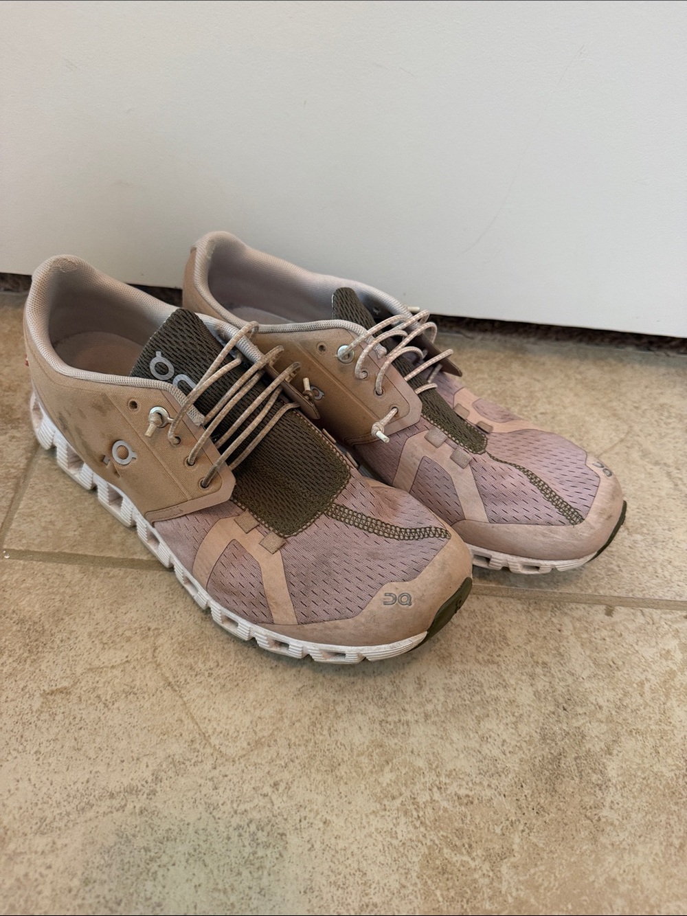 On Cloud Women's Pink and Olive Lightweight Running Shoes
